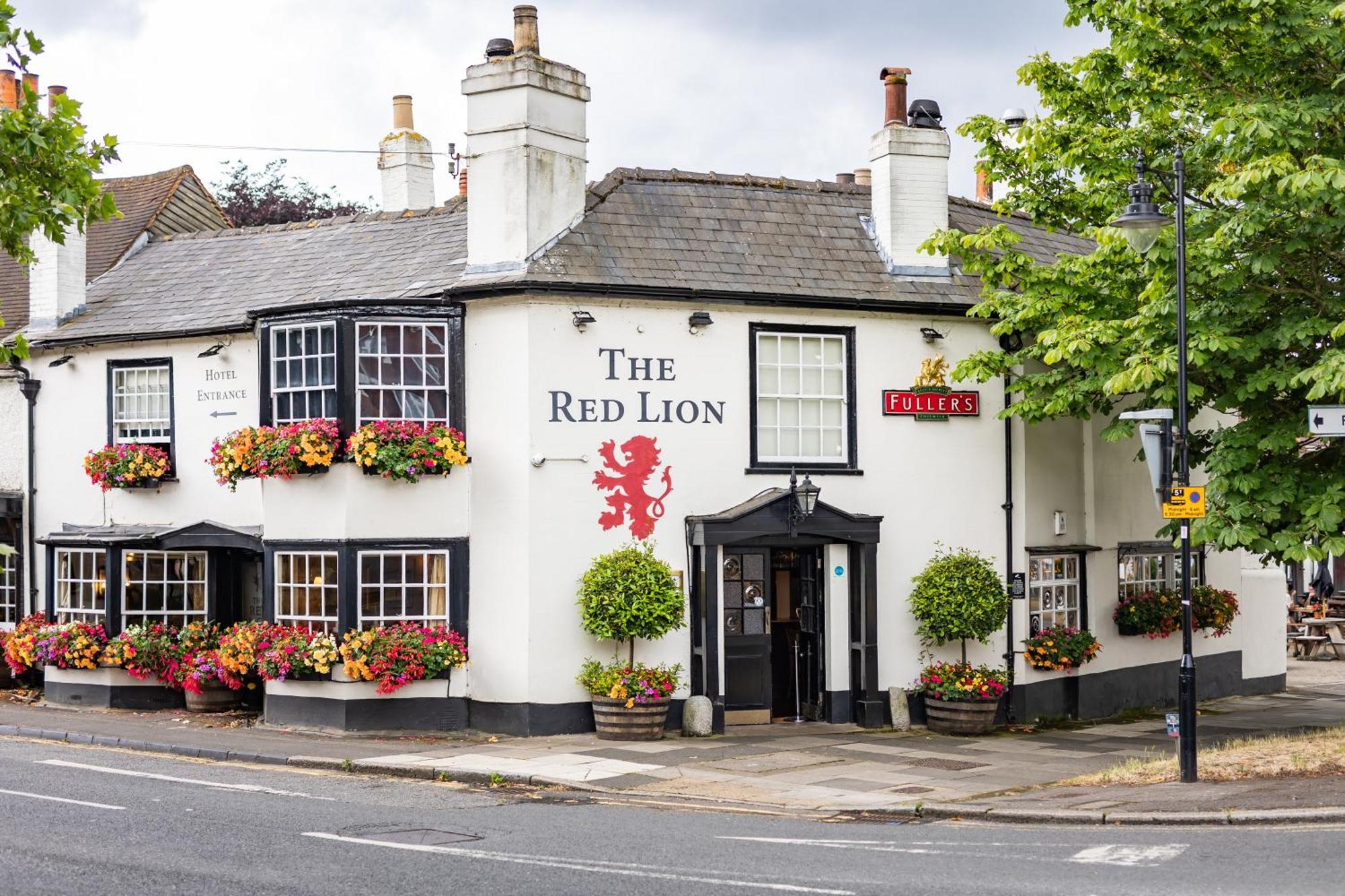 The Red Lion Hotel Хилингдън Екстериор снимка