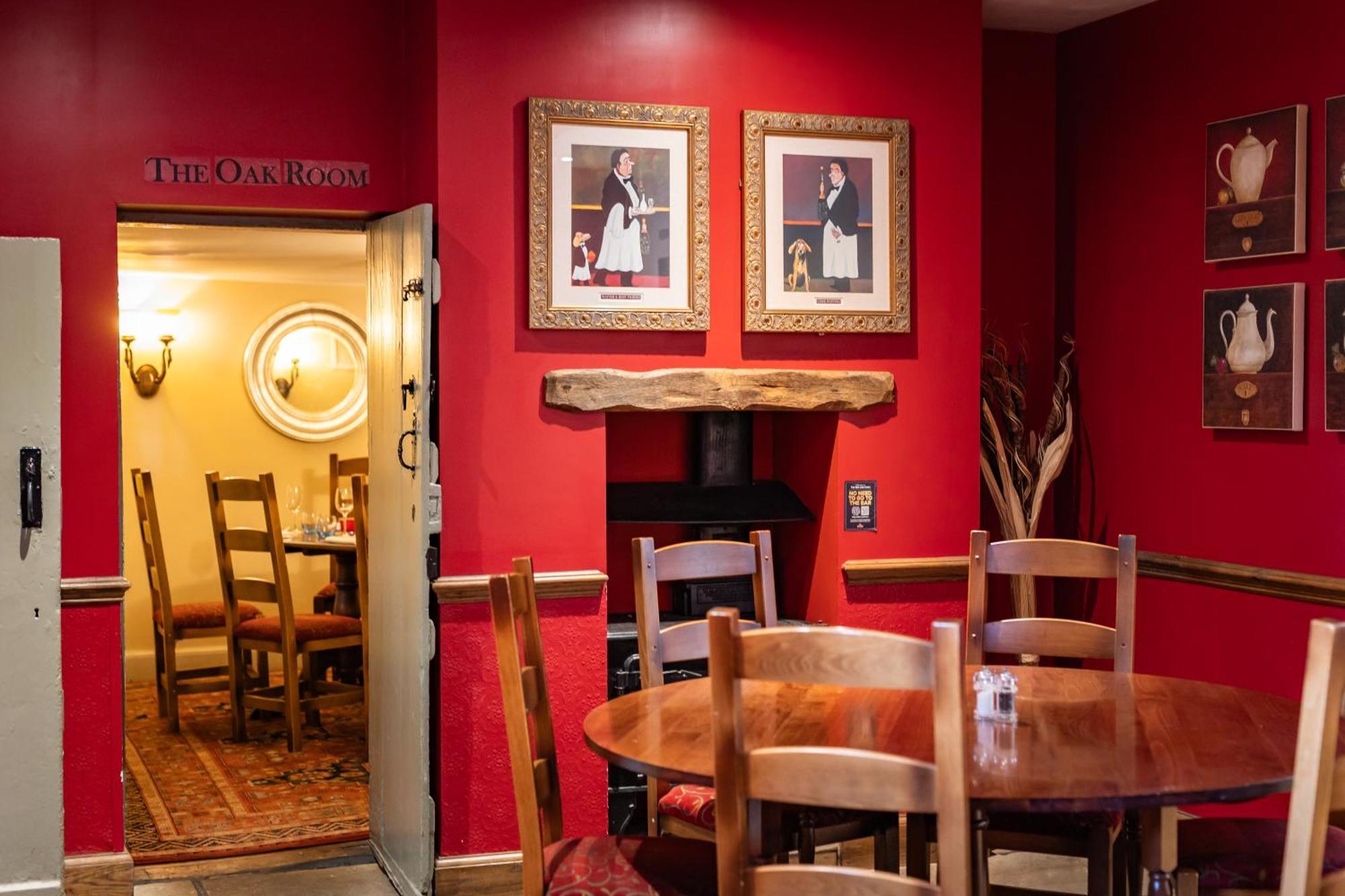 The Red Lion Hotel Хилингдън Екстериор снимка