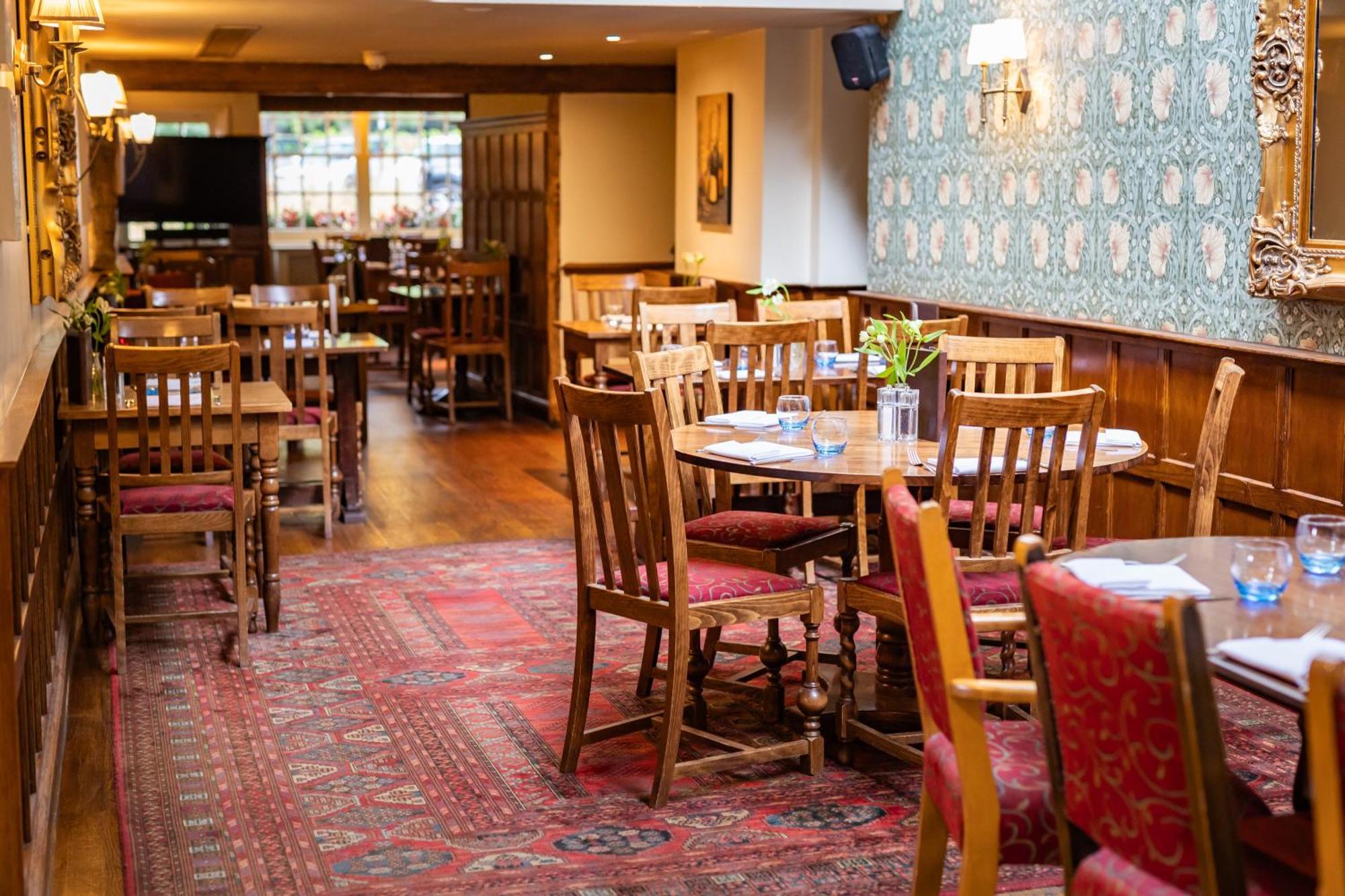 The Red Lion Hotel Хилингдън Екстериор снимка