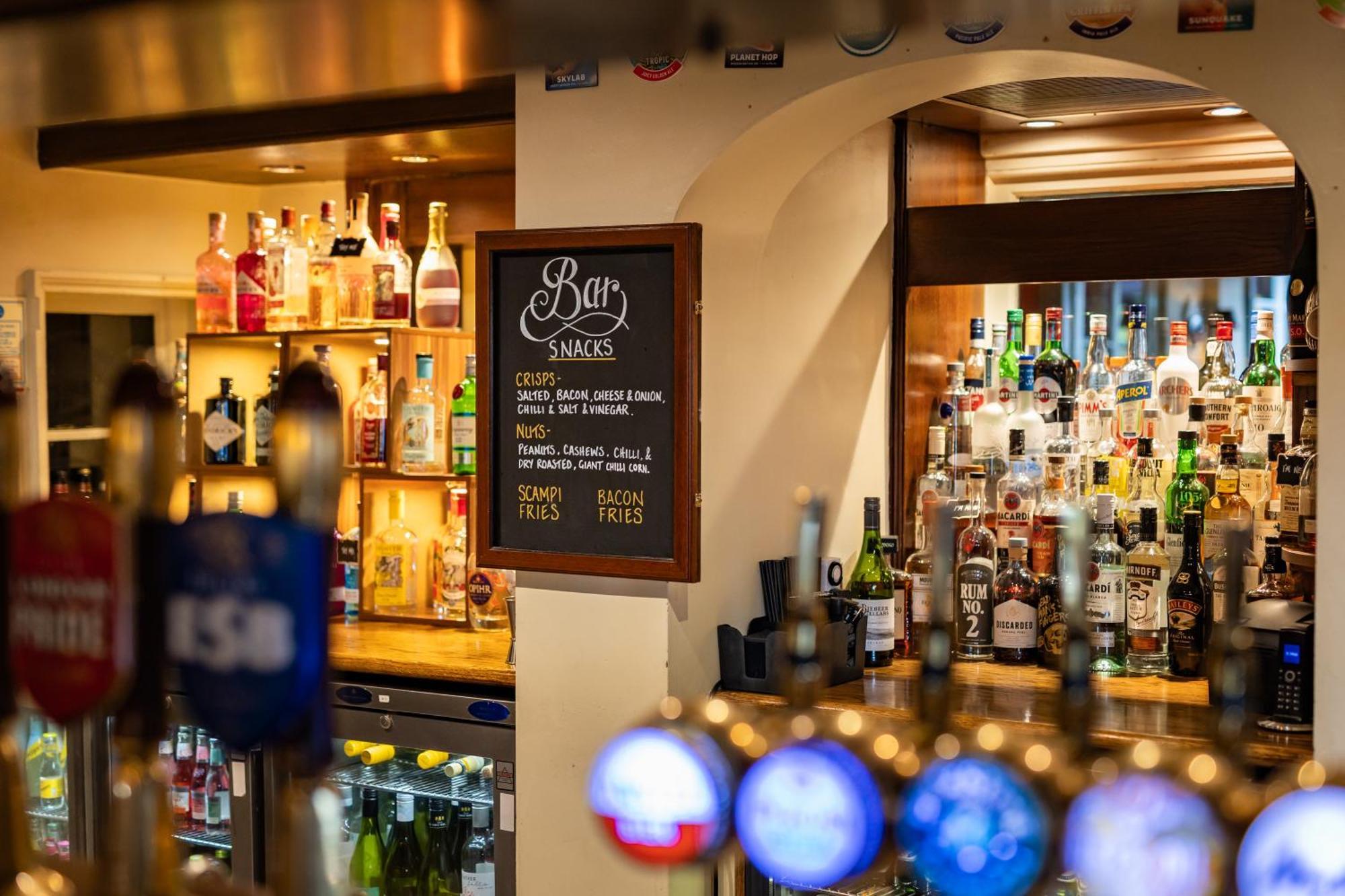 The Red Lion Hotel Хилингдън Екстериор снимка