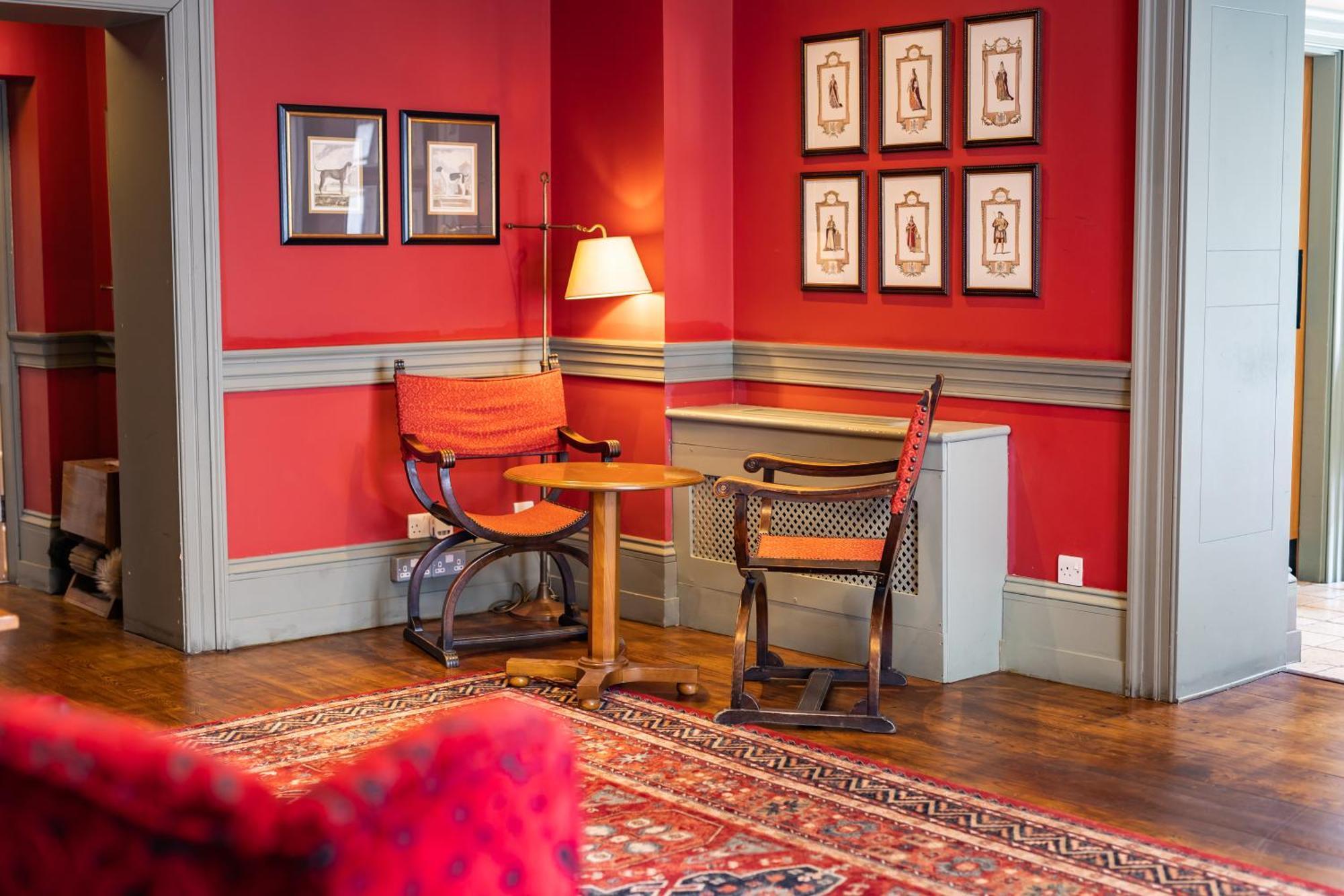 The Red Lion Hotel Хилингдън Екстериор снимка