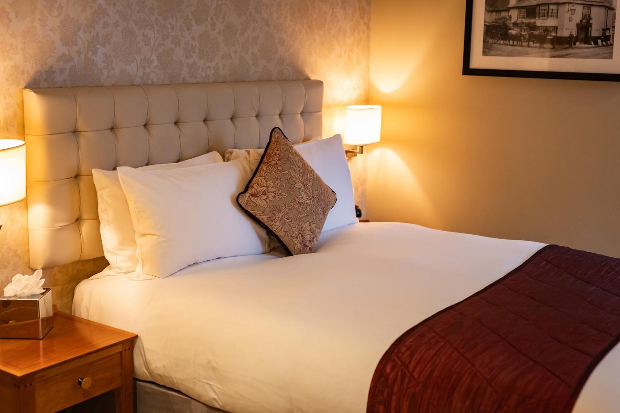 The Red Lion Hotel Хилингдън Екстериор снимка